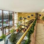 Kompleks Antalowka Termy & Med Affittacamere 3*