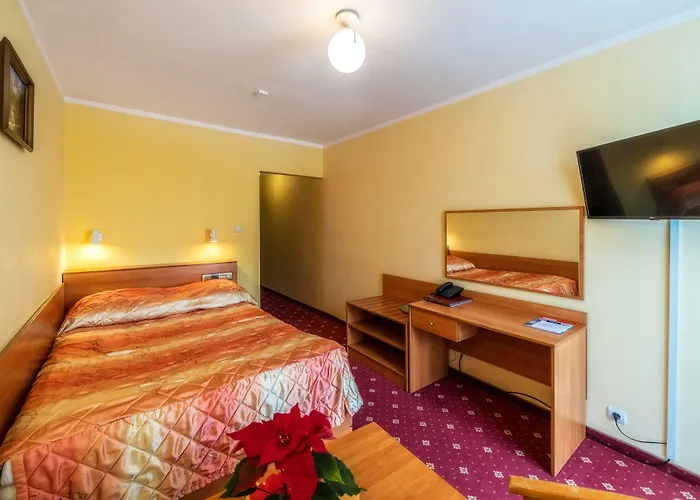 Kompleks Antalowka Termy & Med بيت ضيافة