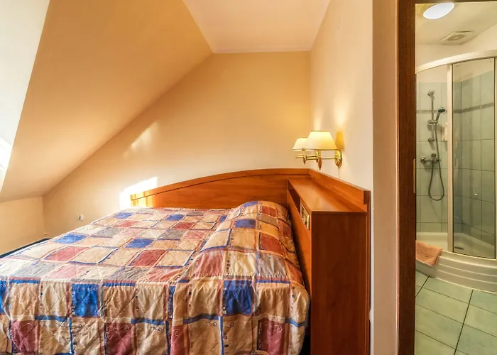 Kompleks Antalowka Termy & Med بيت ضيافة