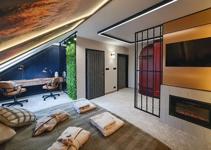 Kompleks Antalowka Termy & Med 3* زاكوباني